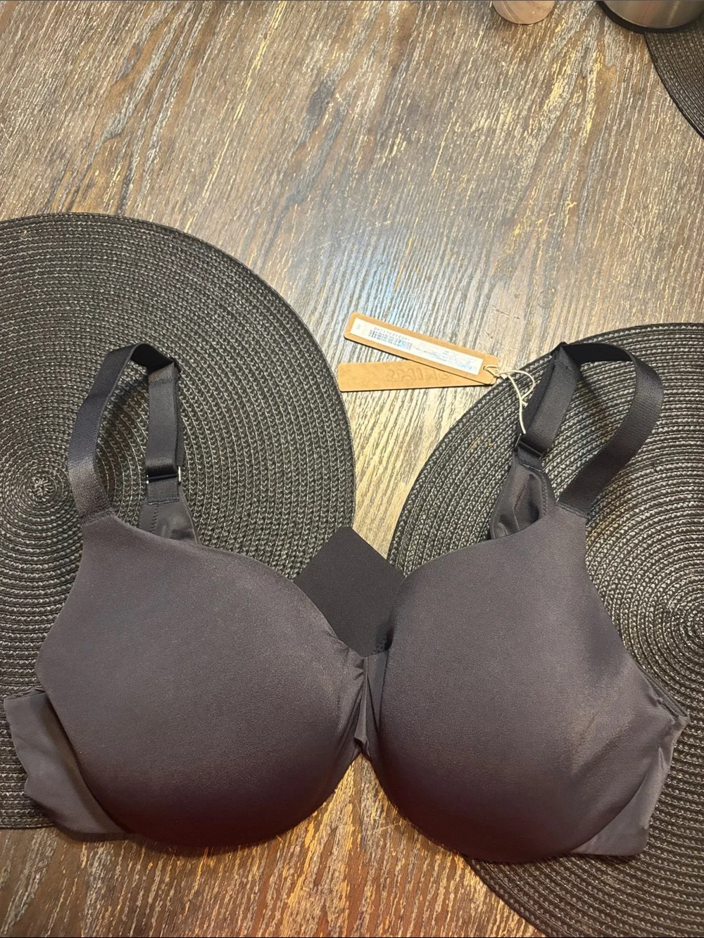 SKIMS Black smooth intimate full coverage lightly lined bra 36D (smokers